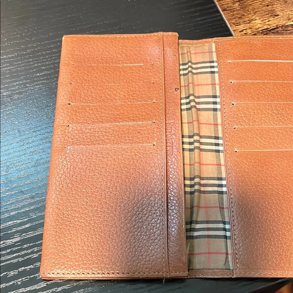 Burberry bifold leather